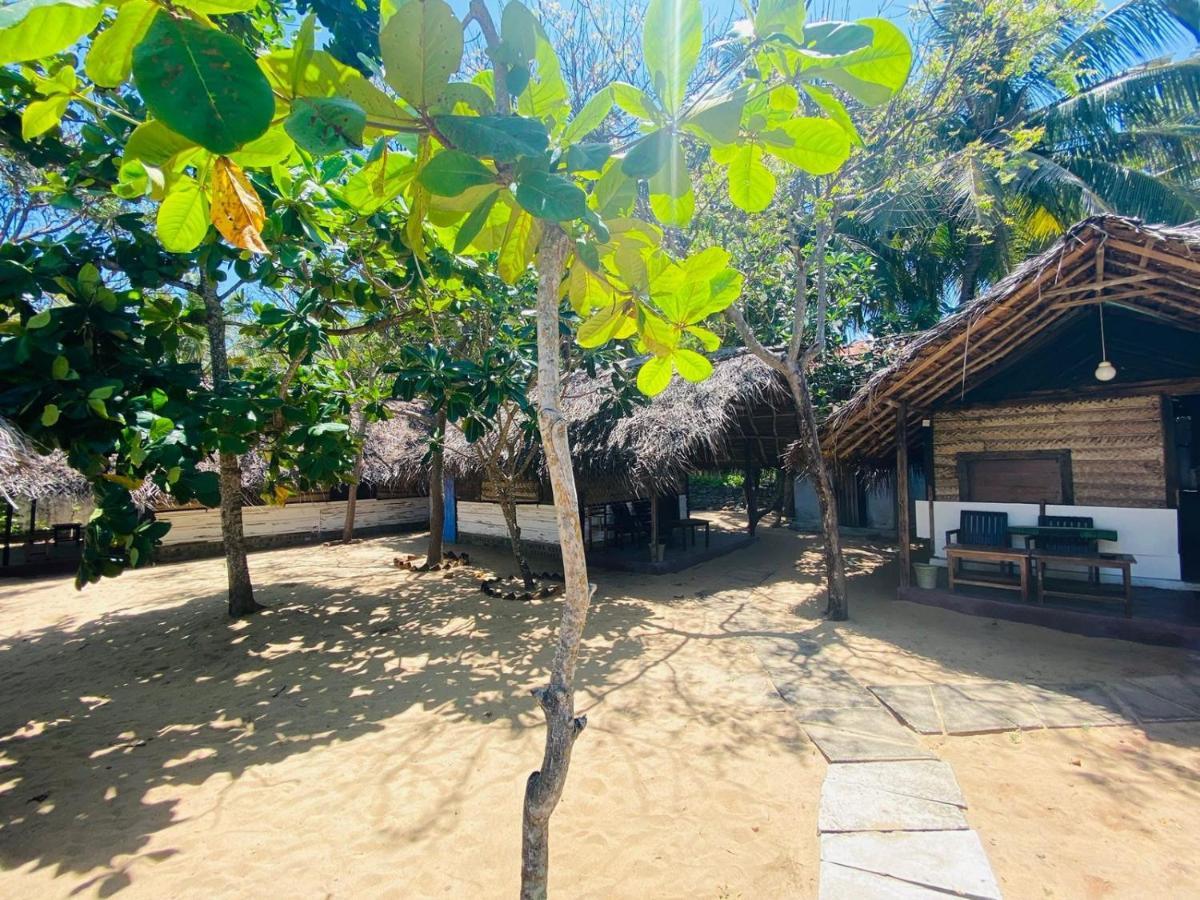 Air Lush Beach Cabanas Arugam Bay Exteriör bild