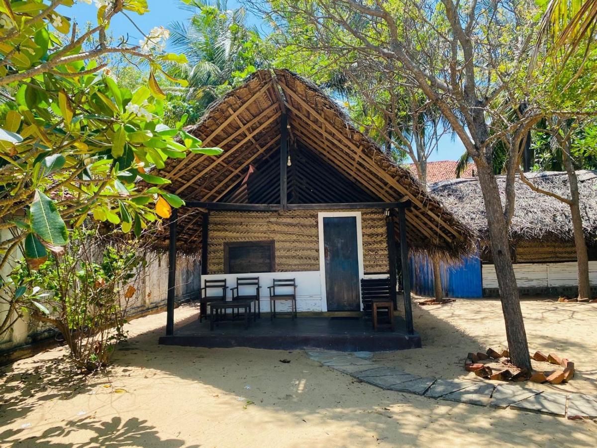 Air Lush Beach Cabanas Arugam Bay Exteriör bild