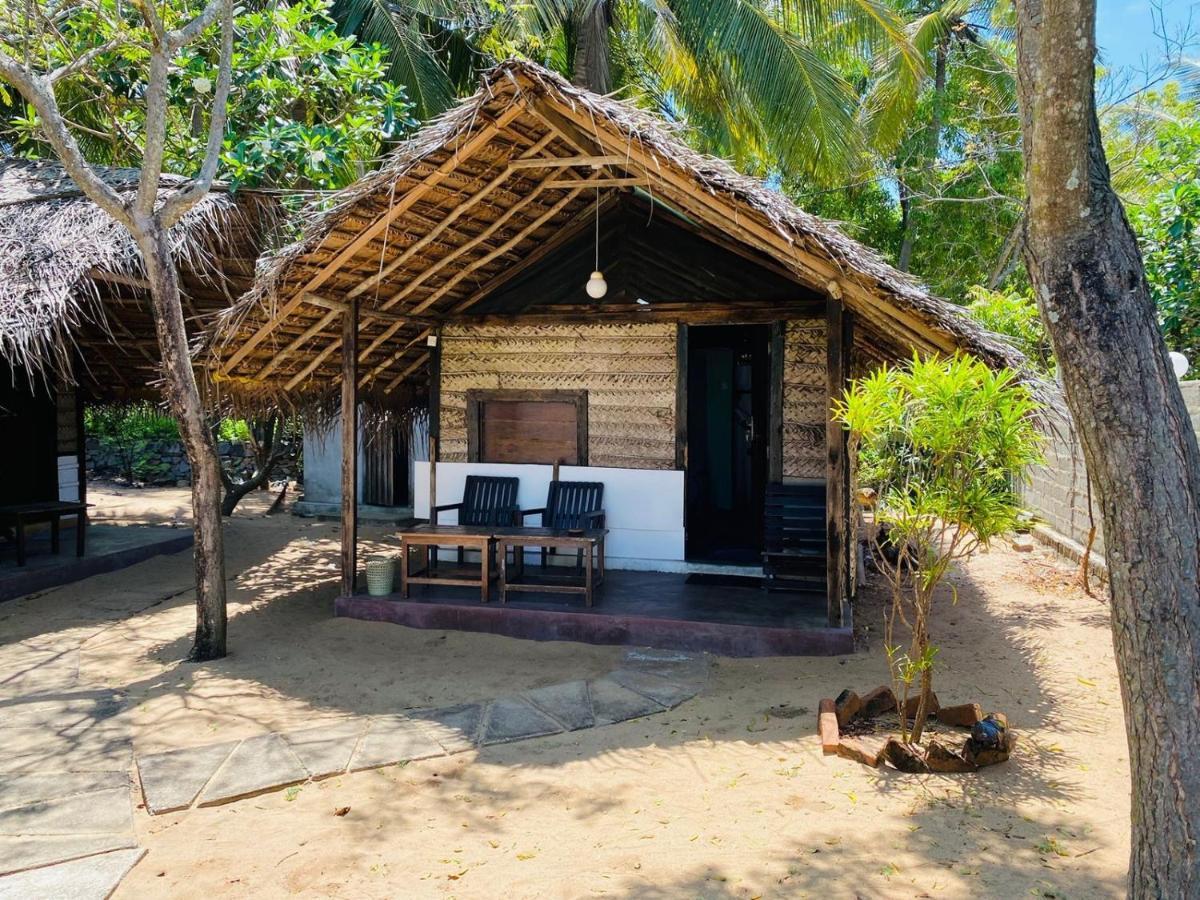 Air Lush Beach Cabanas Arugam Bay Exteriör bild