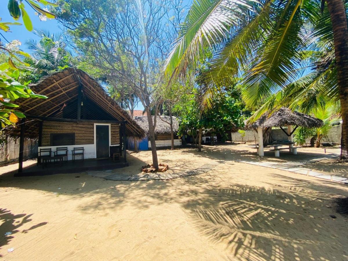Air Lush Beach Cabanas Arugam Bay Exteriör bild